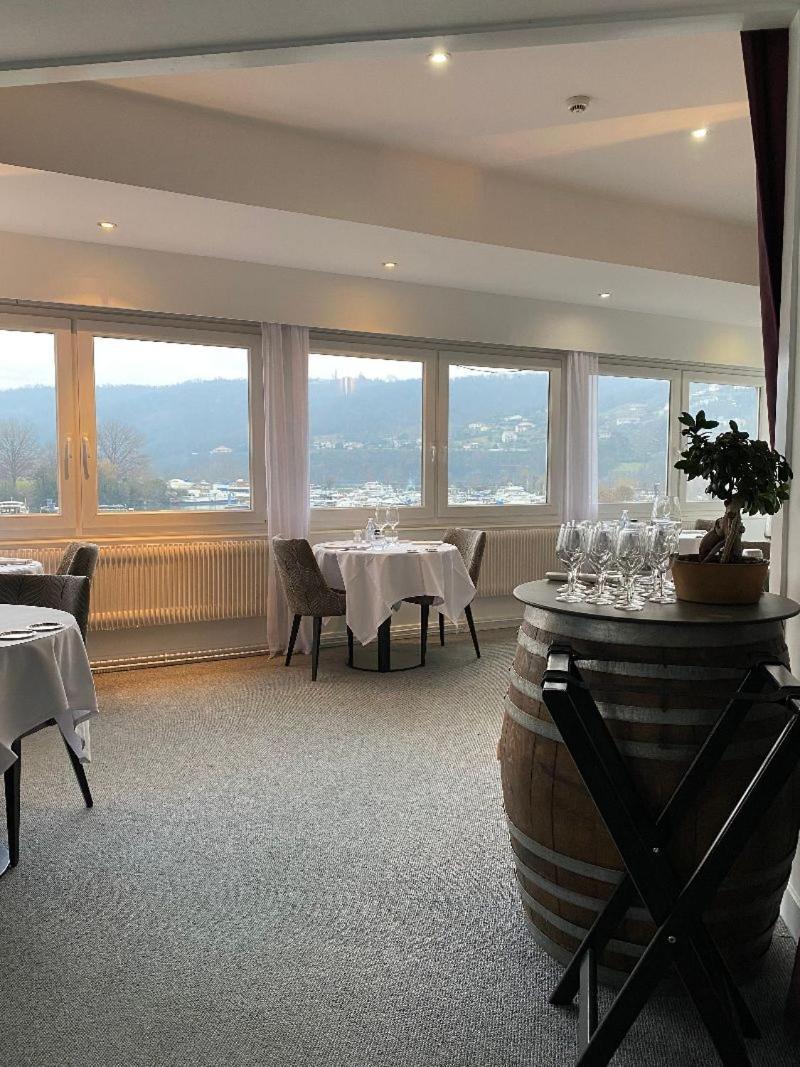 Hotel Le Bellevue Les Roches-de-Condrieu Экстерьер фото